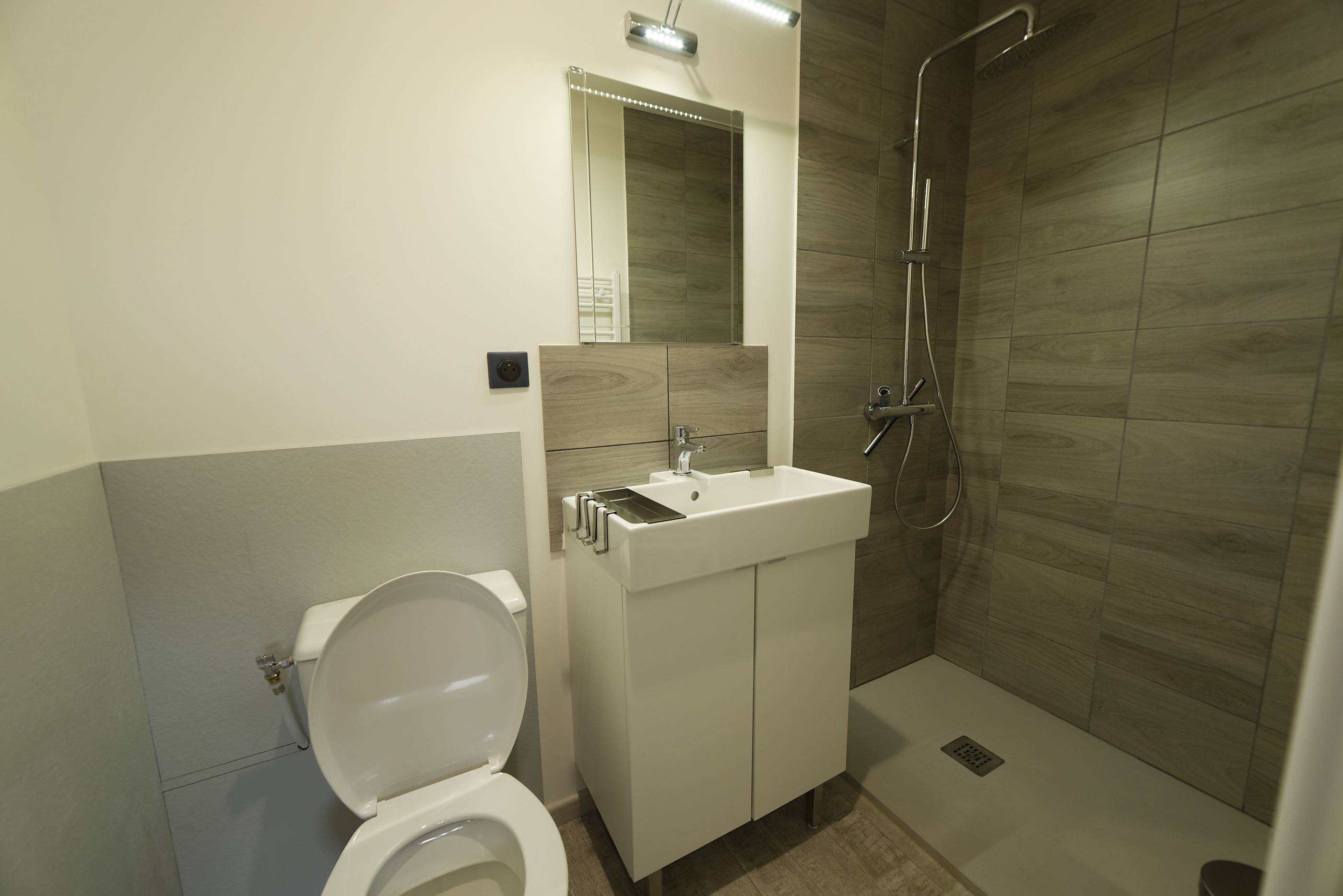 Chambre 3 — Les Portes